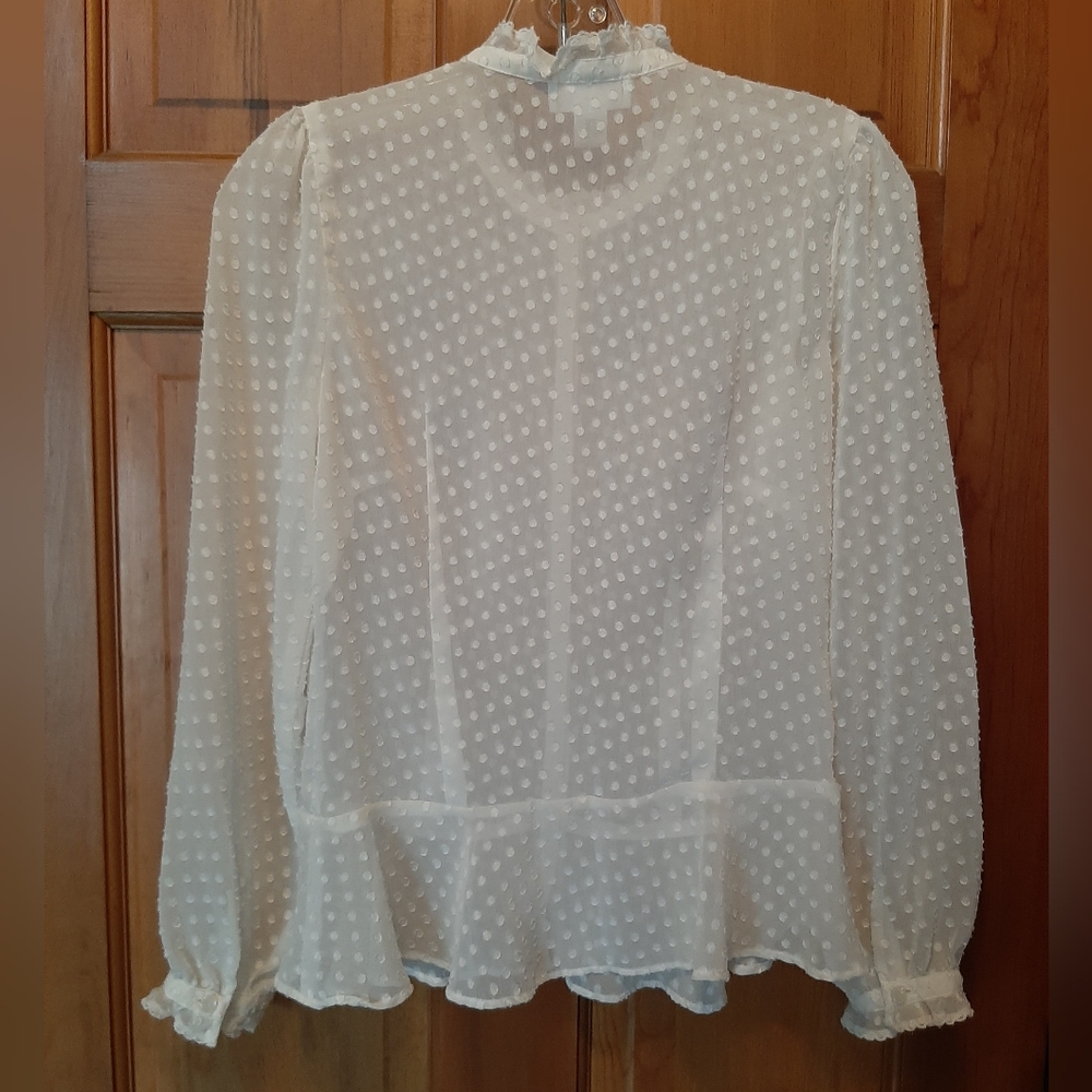 LOFT Sheer white blouse with ruffles - Size 4P - Picture 4 of 4